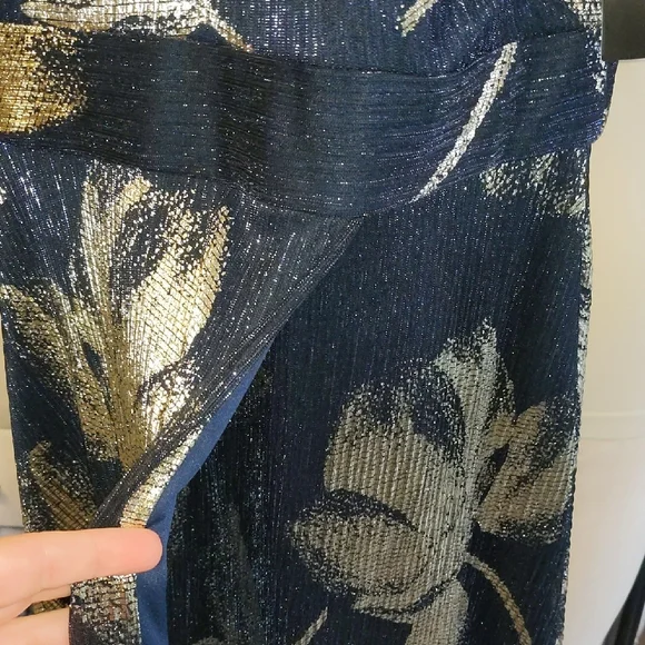 NWT! Betsy & Adam, Women's Metallic Print Halter Gown, Navy, Gold, Sz. 10 - Picture 9 of 10